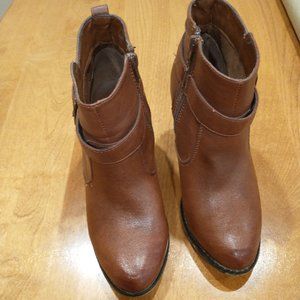 Women's Size 8 Ankle Boots by Call it Spring